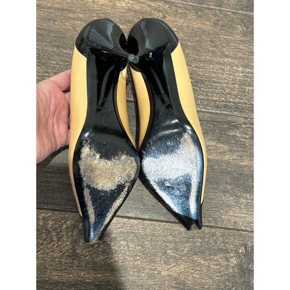 VINTAGE CHANEL Beige Leather Black Patent Leather Cap Toe Pumps Heel Pointy 38 - Picture 7 of 7